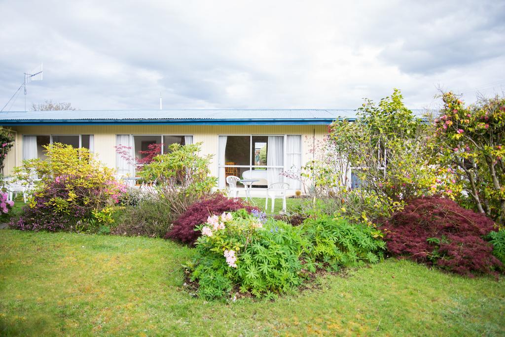 Alpenhorn Motel Te Anau Exterior photo